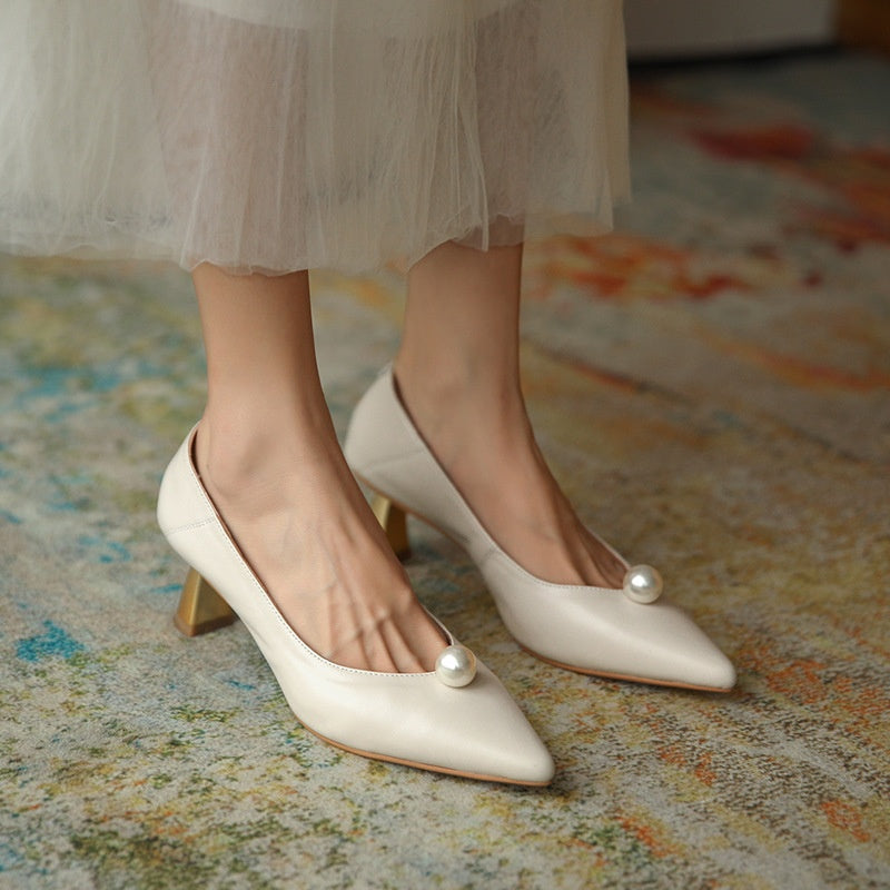Pointed Thick Heel Shoes for Trendy Dating