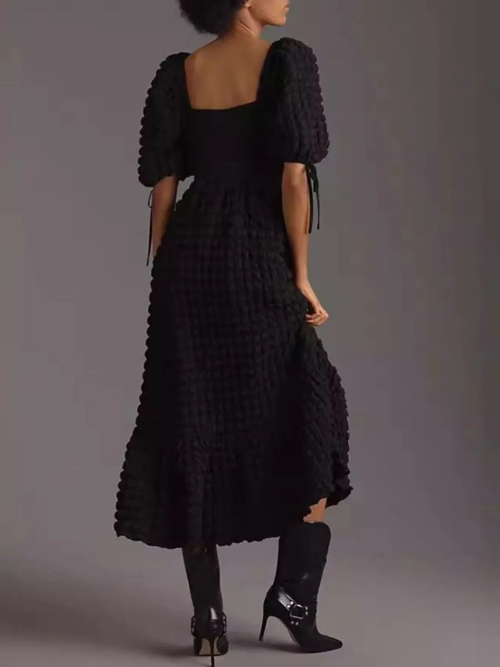 Textured Sweetheart Neck Short Sleeve Dress