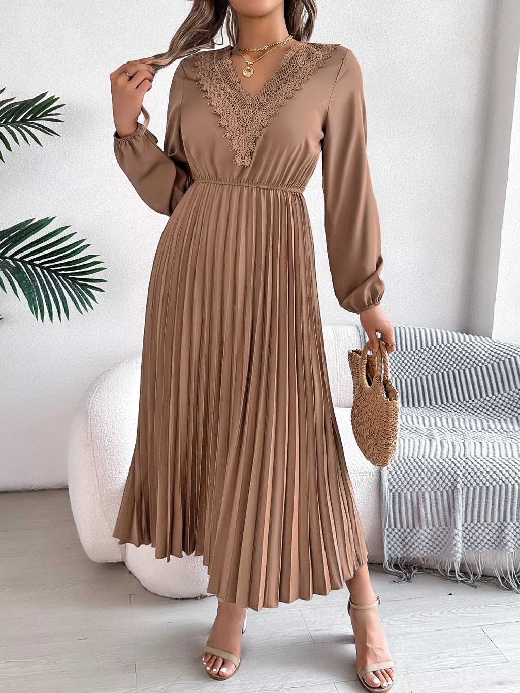 Lace Detail V-Neck Pleated Dress