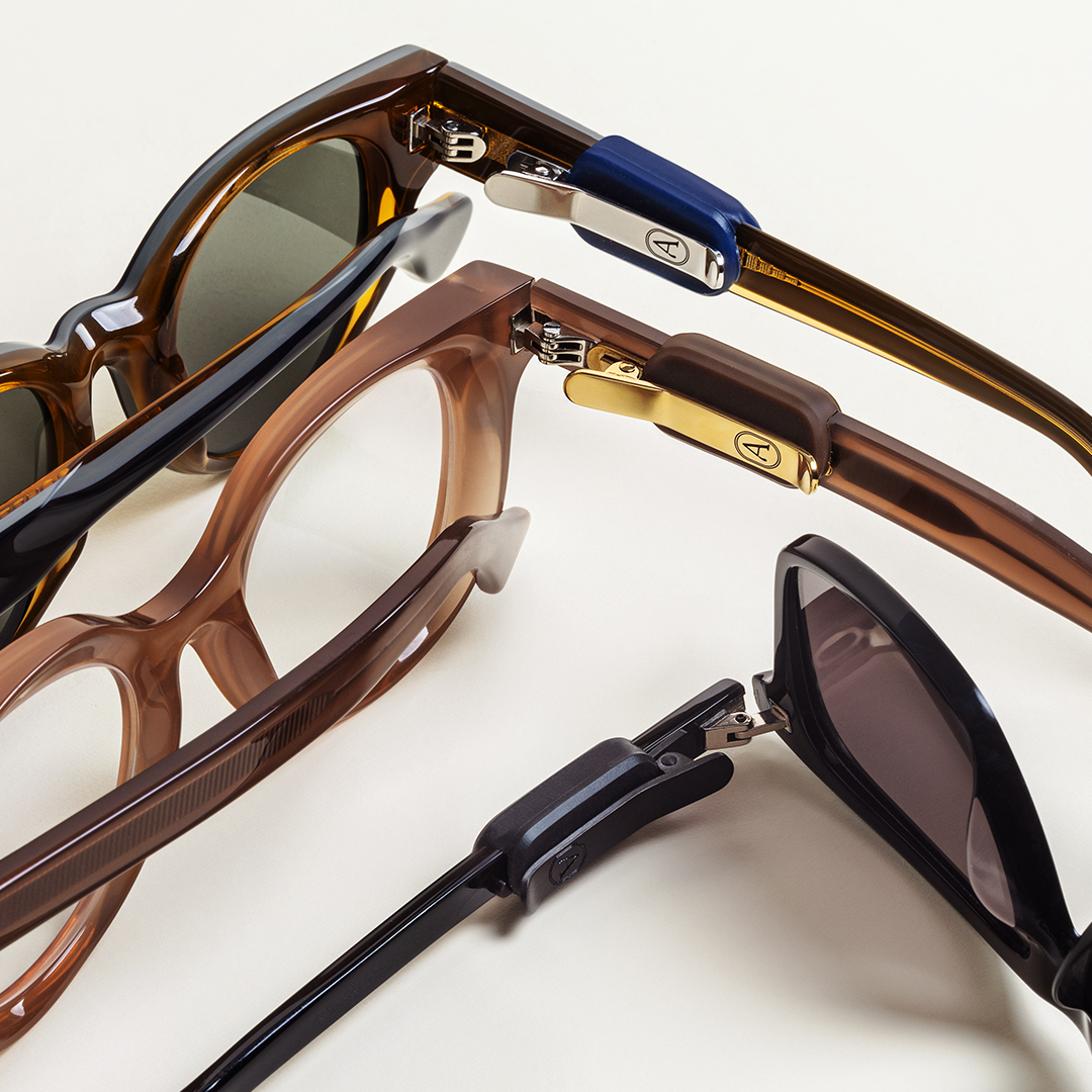 Altaché Eyewear Clip (Fits most glasses/Comes with everything you need!)