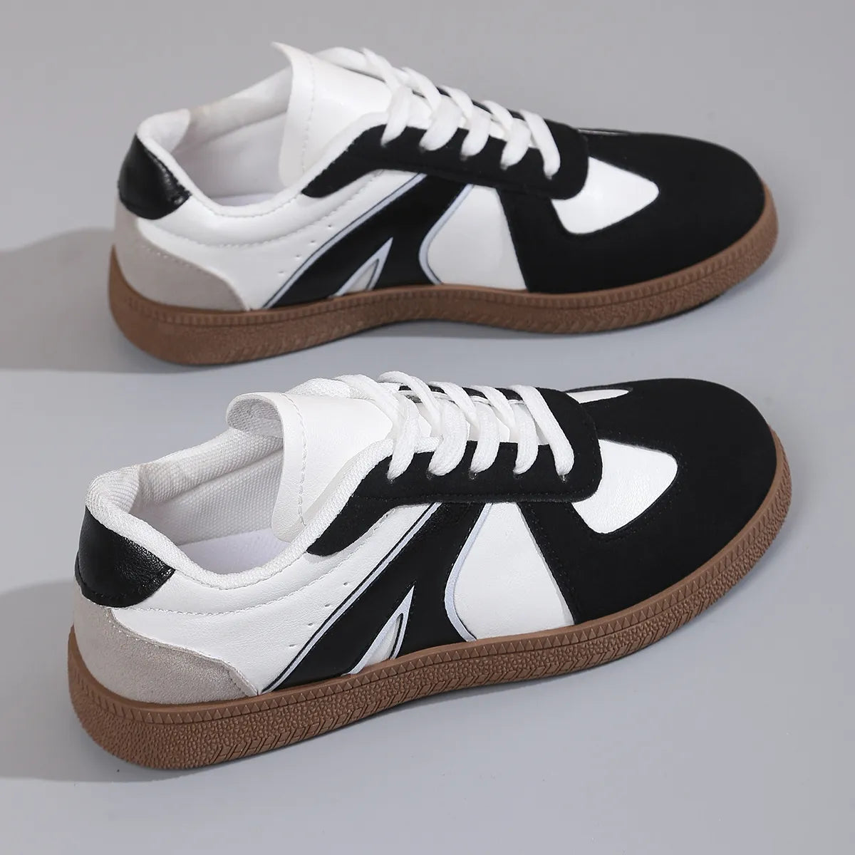 Lace Up Round Toe Sneakers