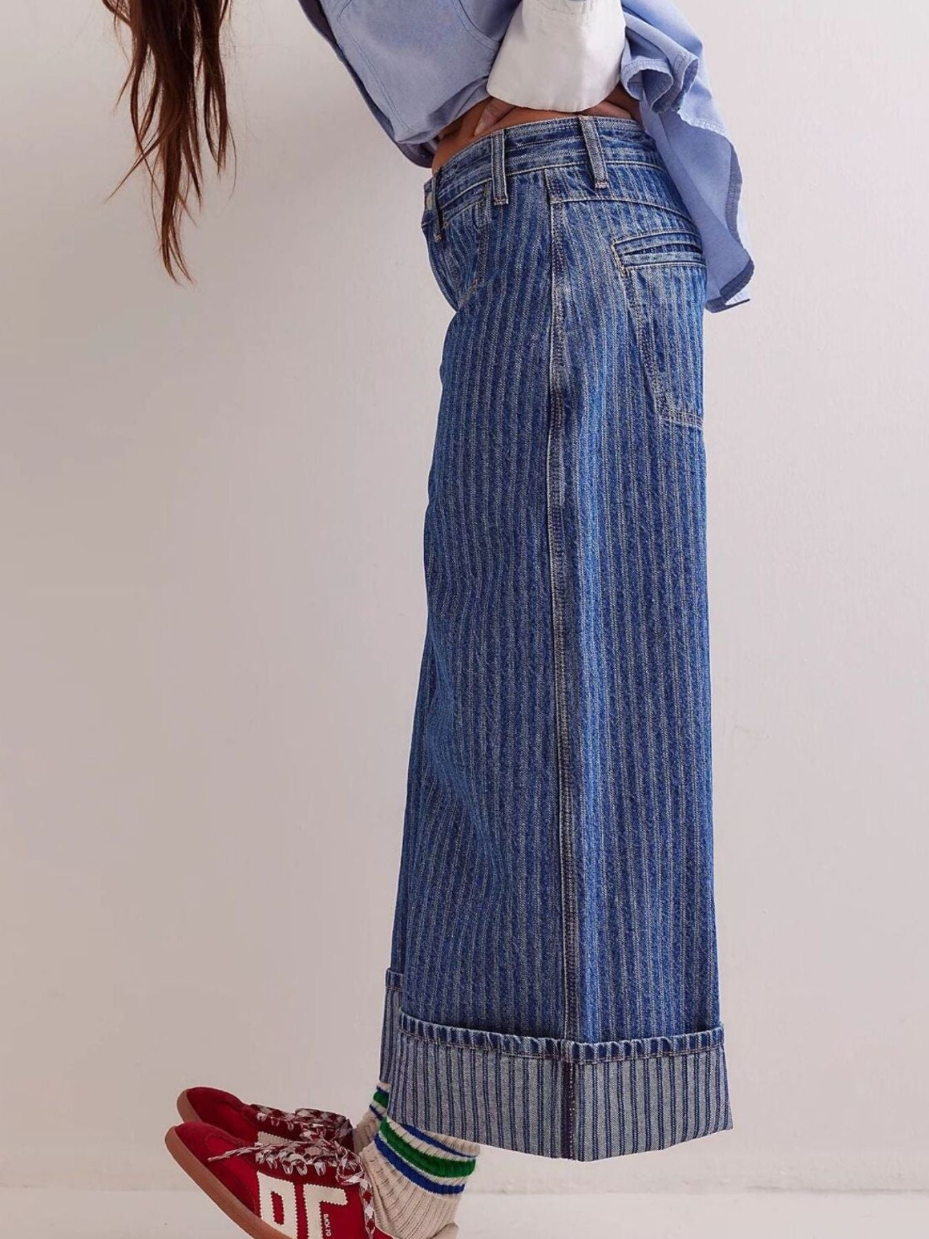 Wide-Leg Cropped Jeans