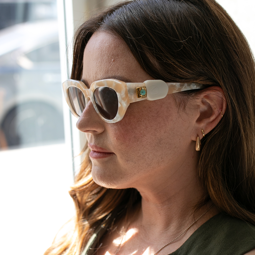 ALTACHÉ Turquoise "Squared" Eyewear Charm (Includes Black/Brown Sleeves)