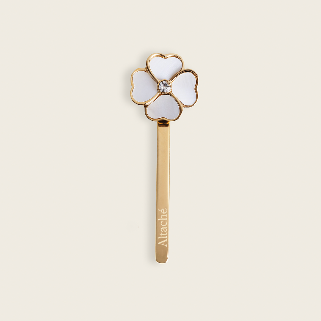 ALTACHÉ Mother-of-Pearl Clover Eyewear Charm (Includes Black/Brown Sleeves)