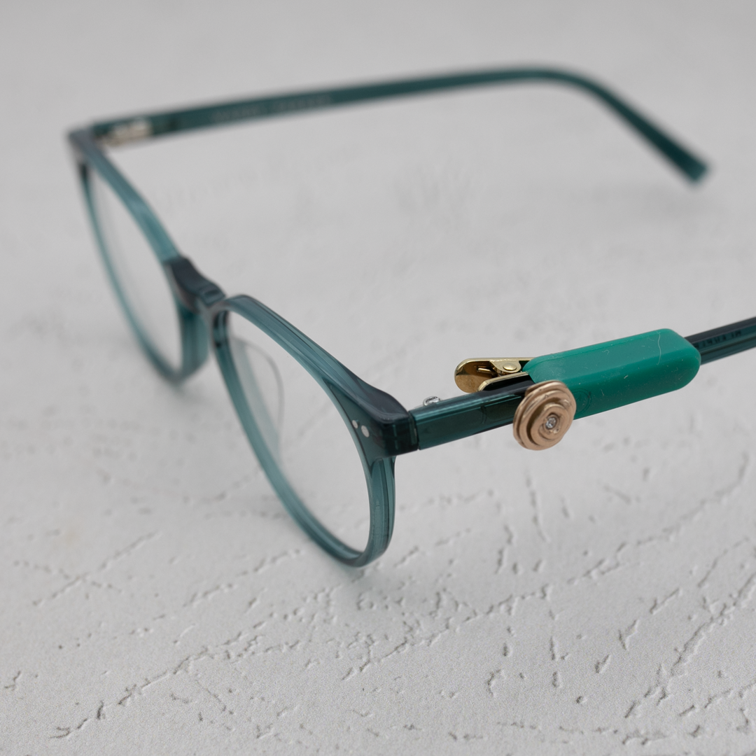 ALTACHÉ Rose Eyewear Charm (Includes Black/Brown Sleeves)
