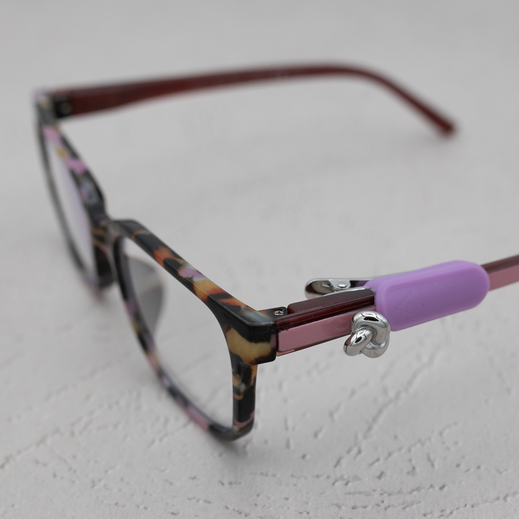 ALTACHÉ Silver Knot Eyewear Charm (Includes Black/Brown Sleeves)