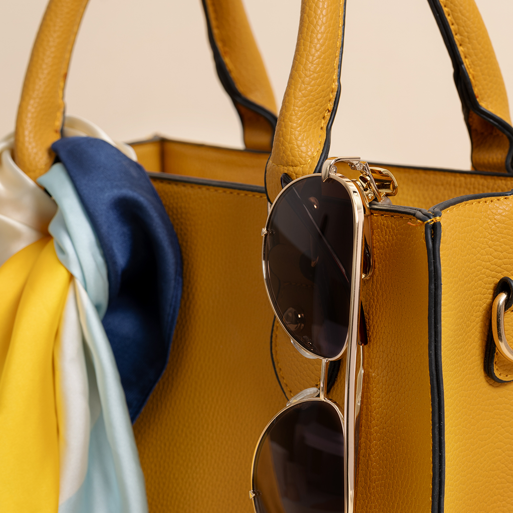 Altaché Eyewear Clip (Fits most glasses/Comes with everything you need!)