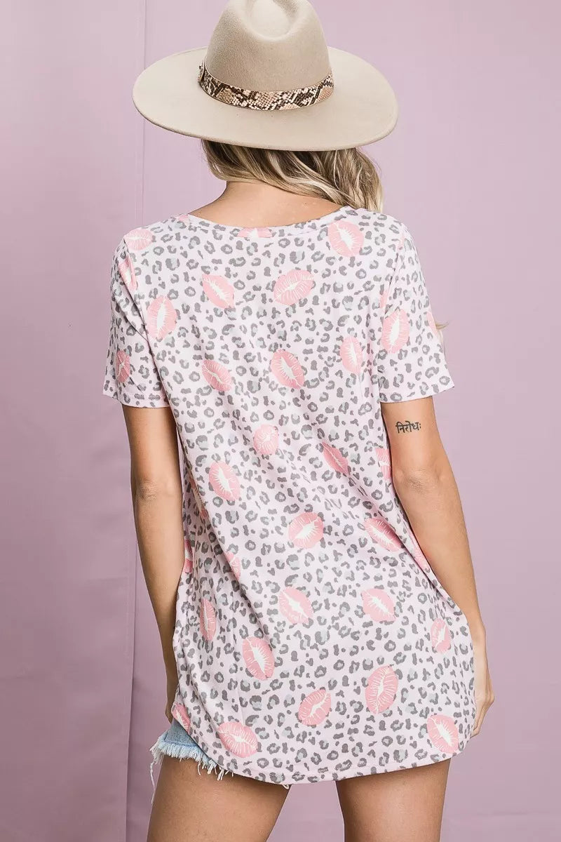 BiBi Leopard Lips Print Top V Neck Top
