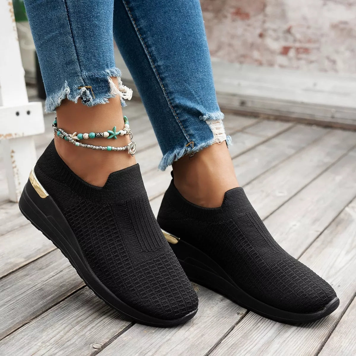 Mesh Round Toe Wedge Athletic