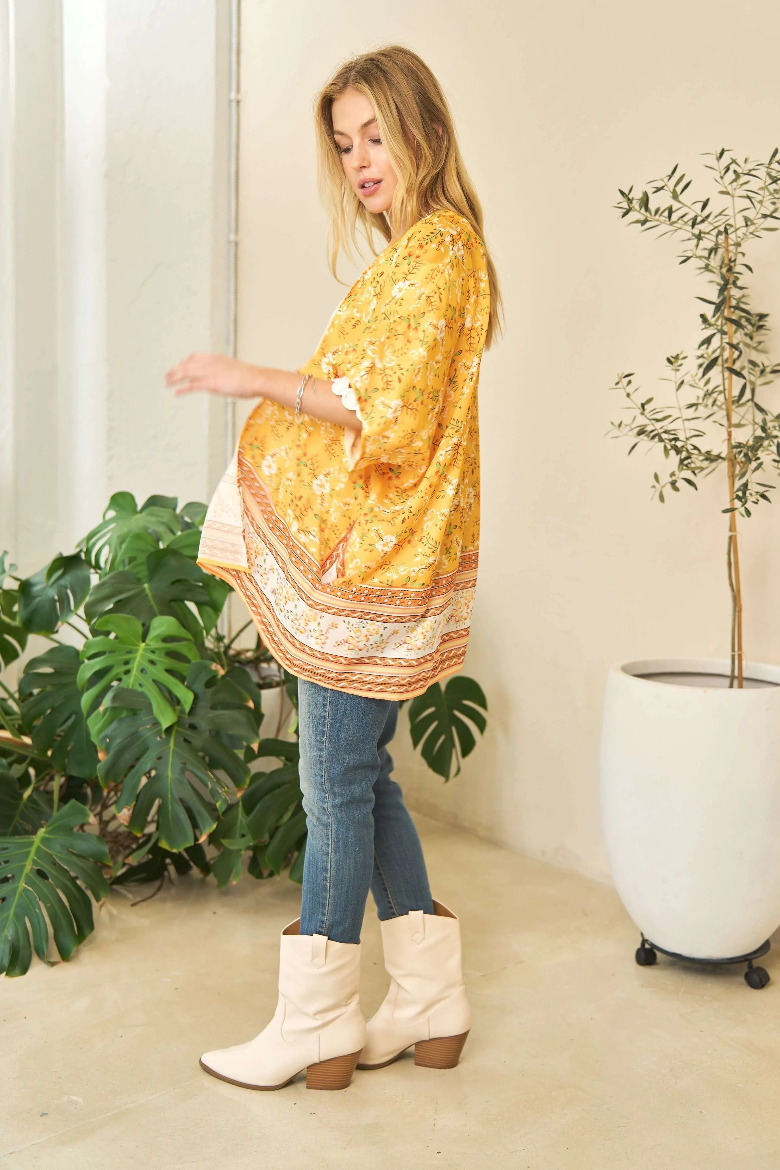 Davi & Dani Floral Printed Short Sleeve Loose Fit Kimono Cover Up