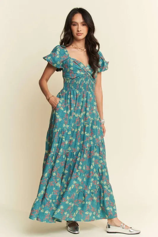Davi & Dani Lightweight Sweetheart Neck Textured Tiered Maxi Dress